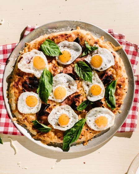 Sunday Brunch: Breakfast Pizza with Ham and Egg Recipe