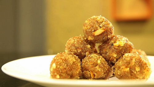 Get the Health Benefits of Gum Laddus with Easy Recipe