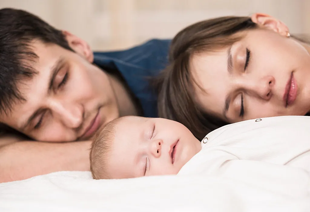 Co Sleeping Benefits: पैरेंट्स के साथ सोने से शिशु को मिलते हैं कई फायदे, जानें